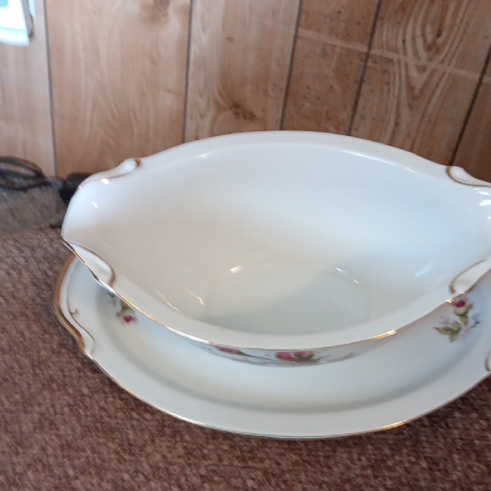 Rosenthal Sleb Elegant Rose Gravy Bowl With Attached Plate . . - Picture 5 of 6
